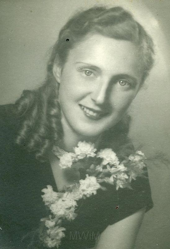 KKE 2388.jpg - Fot. Portret. Zofia Ciepluch – siostra Marii Kołakowskiej (z domu Bujko) – mama Janusza Kołakowskiego, 1954 r.